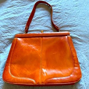 Authentic Vintage 1960 purse . 100%leather. Great shape! Beautiful Bag...🌺